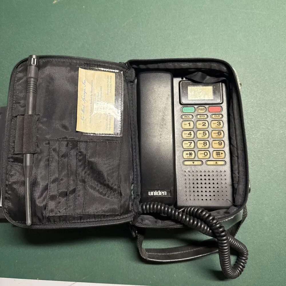 Vintage 1990s Uniden CP1700 Analog Cellular Bag Car Phone Powers On w/ Case